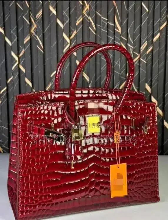 Vous Aimez La Classe Et l'Élégance ? 
Nos Sacs À Main,