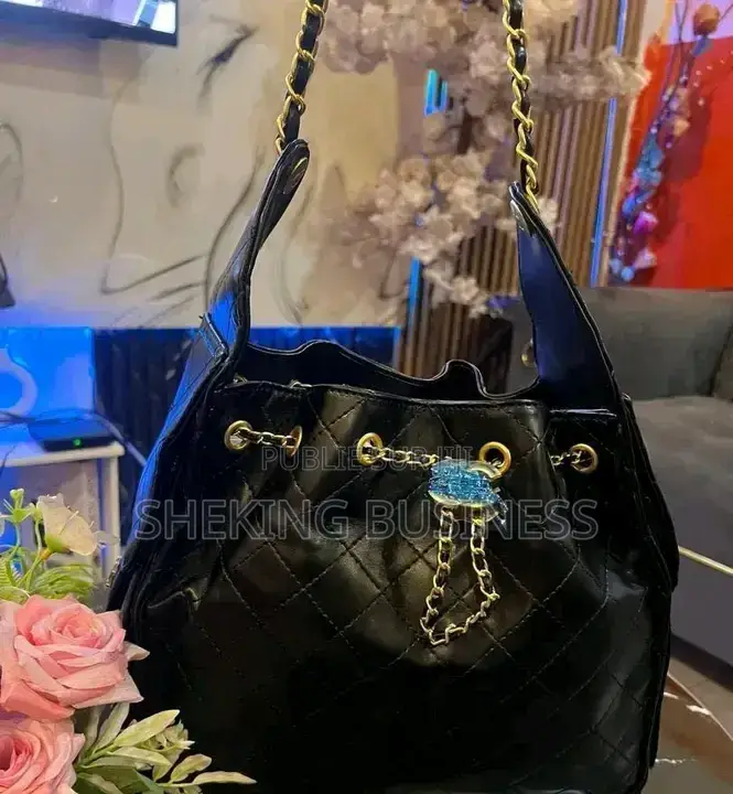 Vous Aimez La Classe Et l'Élégance ? 
Nos Sacs À Main,