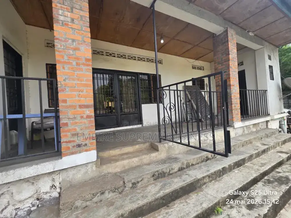 8chbre Maison dans Empire Supreme, Ngaliema à Vendre