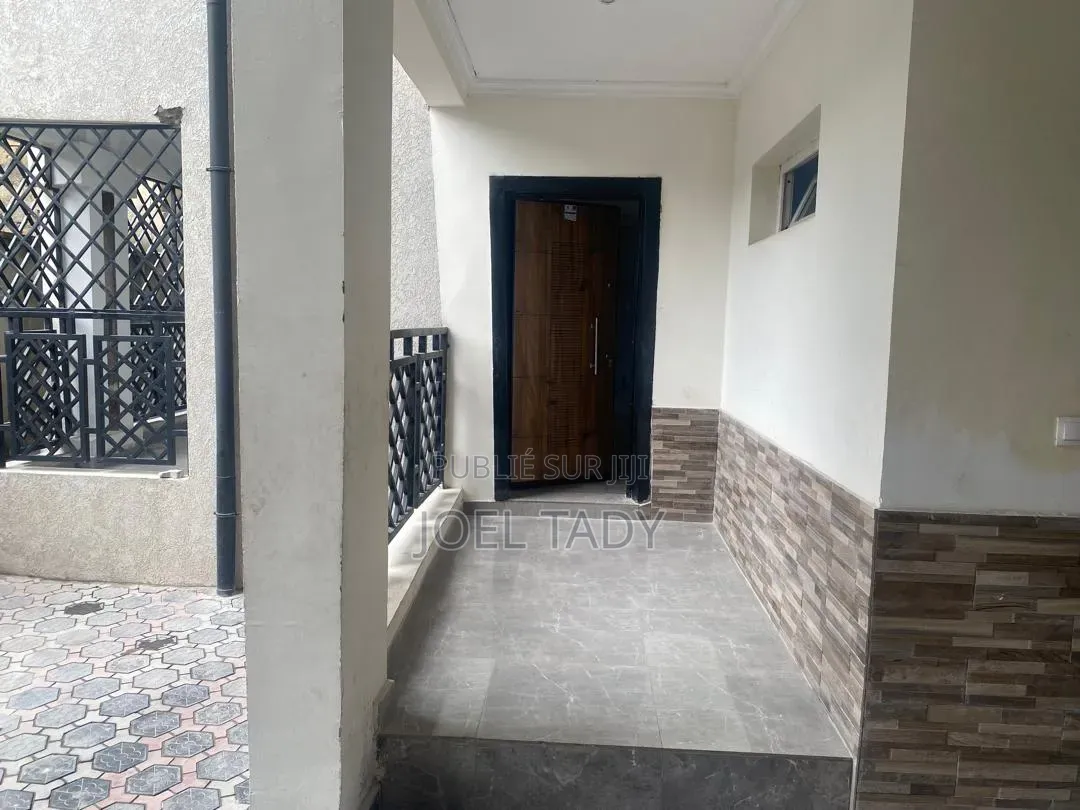 3chbre Appartement dans Empire Supreme, Ngaliema à Louer