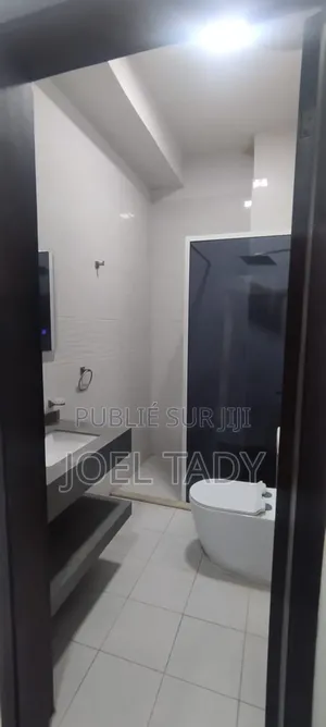 2chbre Appartement dans Empire Supreme, Lingwala à Louer