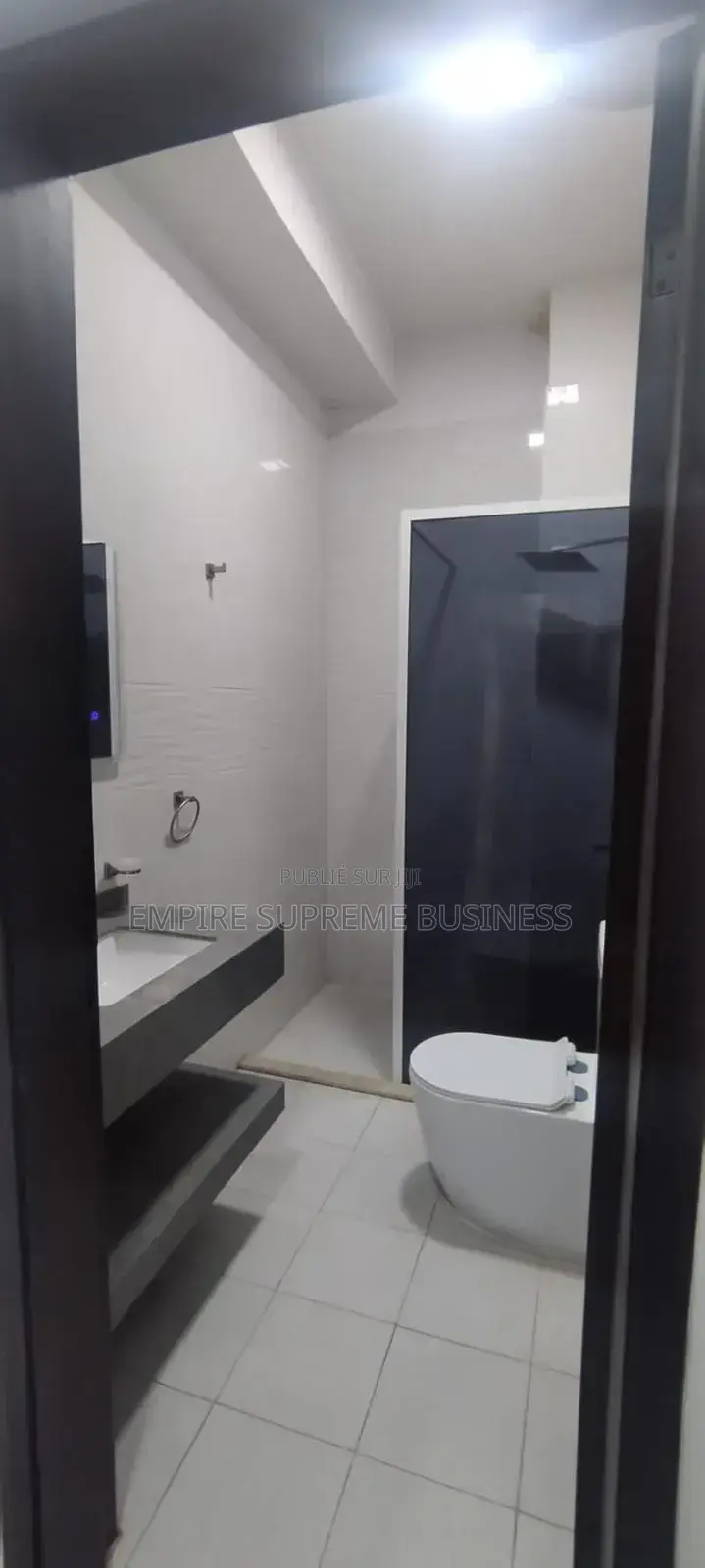 2chbre Appartement dans Empire Supreme, Lingwala à Louer