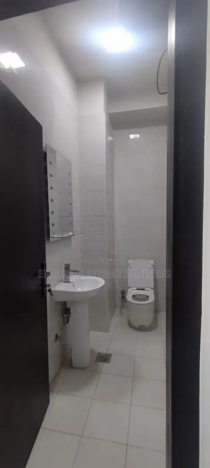 2chbre Appartement dans Empire Supreme, Lingwala à Louer