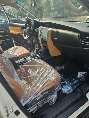 Toyota Fortuner 2022 Blanc cassé
