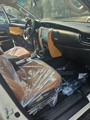 Toyota Fortuner 2022 Blanc cassé
