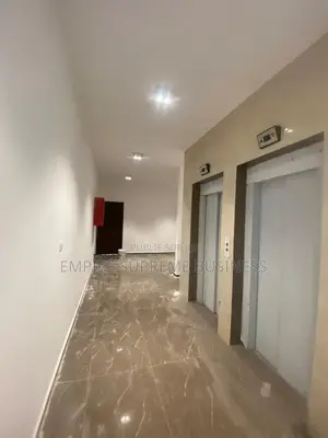 *Un Immeuble Mis en Location À Gombe Impeccable, Avec Plusieurs Appart