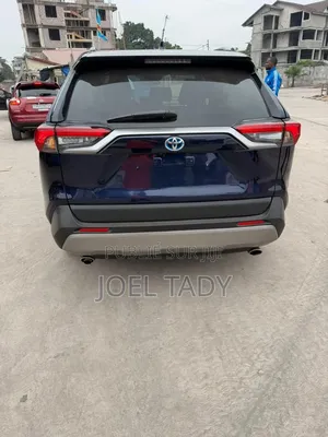 Toyota RAV4 Hybrid 2024 Bleu