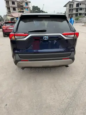 Toyota RAV4 Hybrid 2024 Bleu