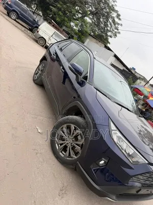 Toyota RAV4 Hybrid 2024 Bleu