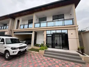 3chbre Maison dans Ngaliema à Louer