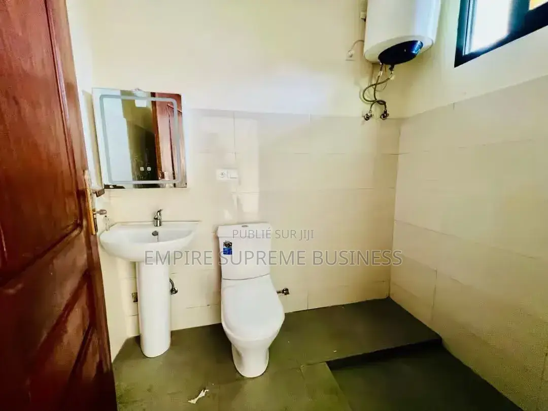 3chbre Appartement dans Empire Supreme, Ngaliema à Louer
