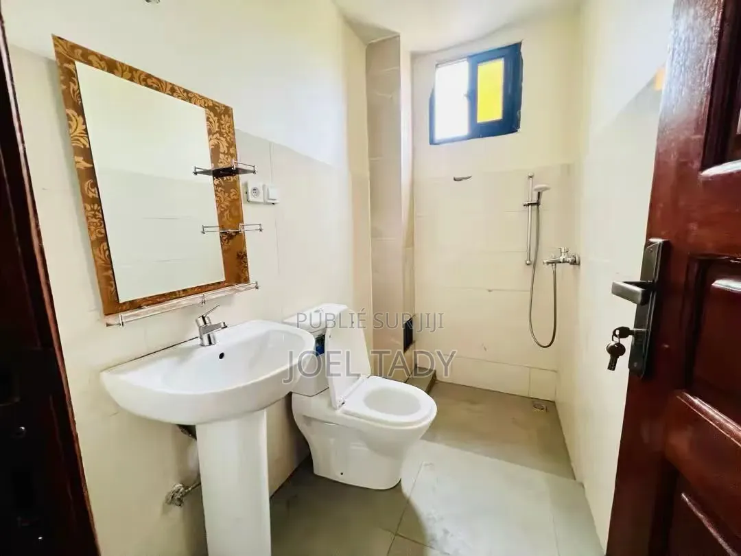 3chbre Appartement dans Empire Supreme, Ngaliema à Louer