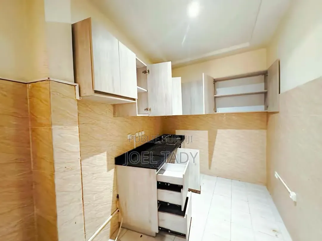 3chbre Appartement dans Empire Supreme, Ngaliema à Louer