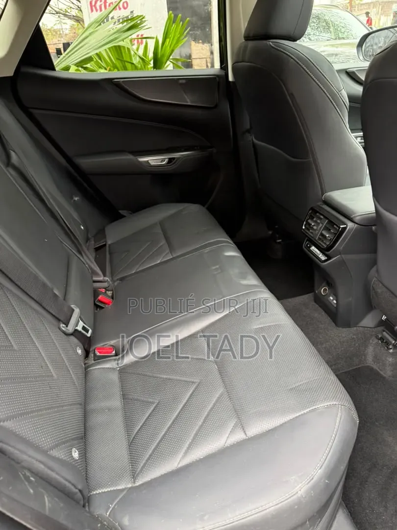 Lexus NX 2024 Noir