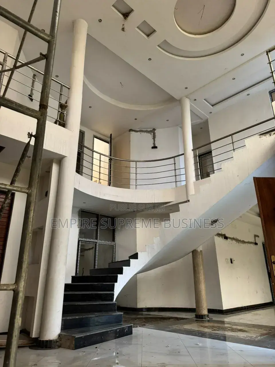 5chbre Villa dans Empire Supreme, Ngaliema à Vendre