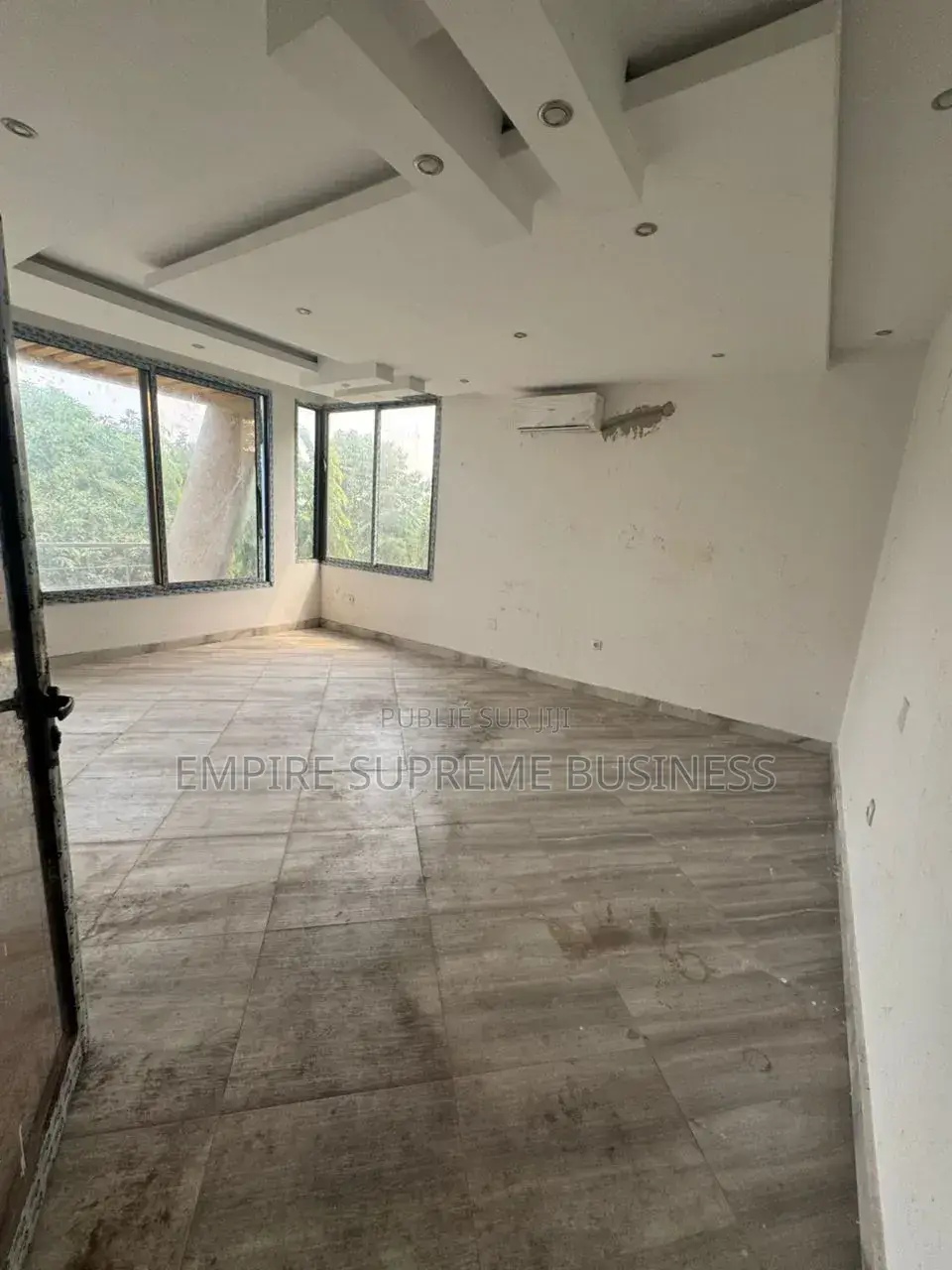 5chbre Villa dans Empire Supreme, Ngaliema à Vendre