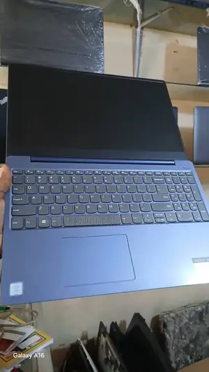 Ordinateur portable Dell 16 Premium 8GB Intel Core i7 SSD 512GB