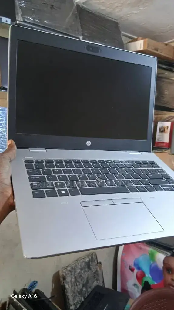 Ordinateur portable Dell 16 Premium 8GB Intel Core i7 SSD 512GB