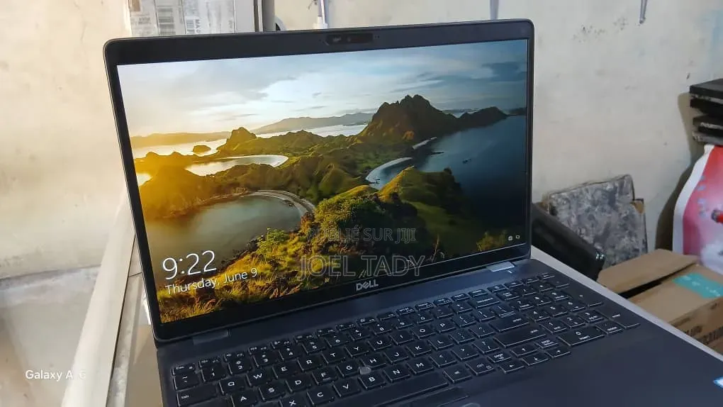 Ordinateur portable Dell 16 Premium 8GB Intel Core i7 SSD 512GB