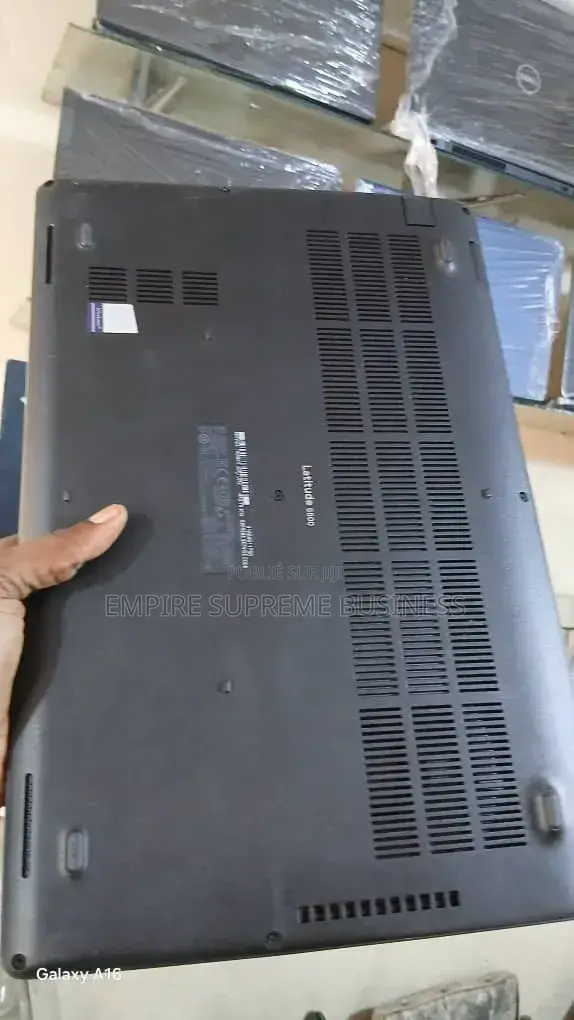 Ordinateur portable Dell 16 Premium 8GB Intel Core i7 SSD 512GB