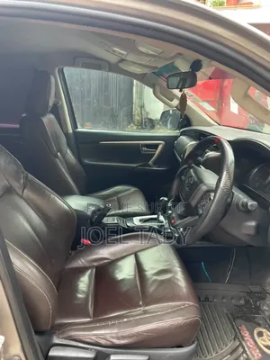 Toyota Fortuner 2018 Gris