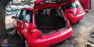 Toyota IST 2006 Rouge