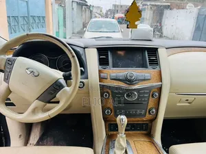 Infiniti QX80 2014 Doré