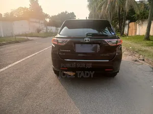 Toyota Harrier 2022 Rouge