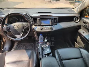 Toyota RAV4 2015 Rouge