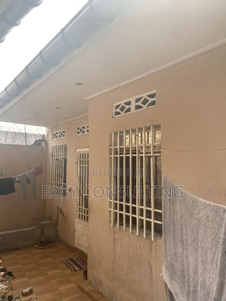 2chbre Villa dans Bon Marché, Barumbu à Vendre