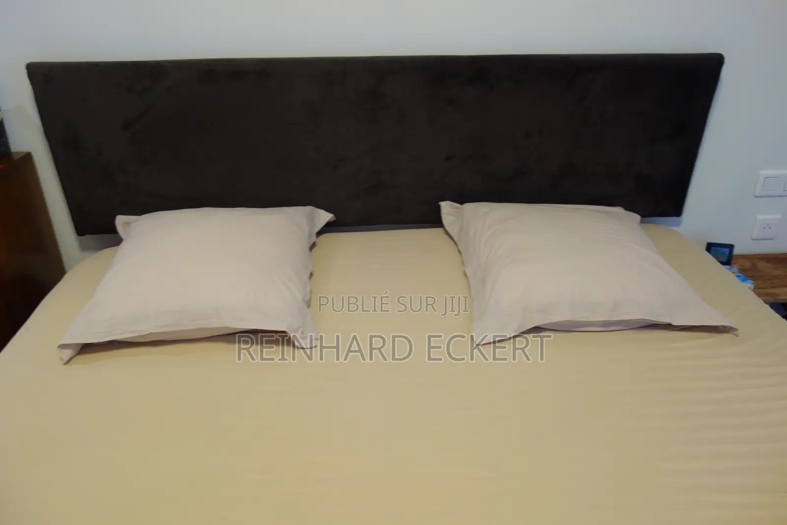 Lit 200 × 180 Cm Avec Matelas, Housse Protection 2 Tables Chevet