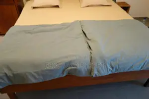 Lit 200 × 180 Cm Avec Matelas, Housse Protection 2 Tables Chevet