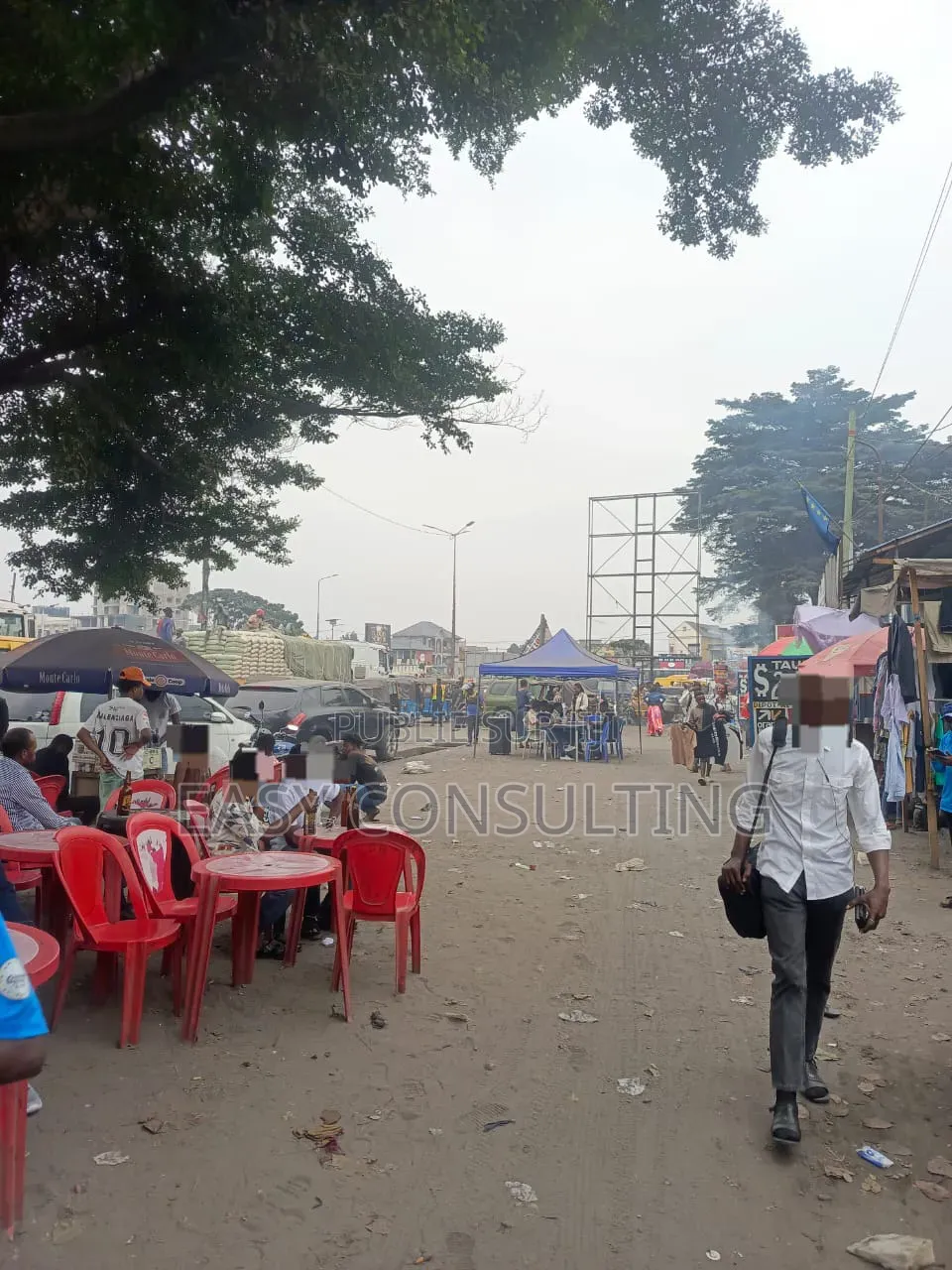 Parcelle Commerciale Sur Principale Kimbuta À Vendre À N'djili Q.12