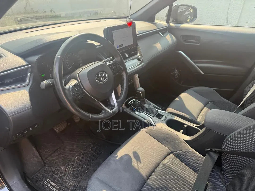 Toyota Corolla Cross Hybrid 2024 Bleu
