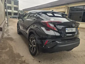 Toyota C-HR 2020 Bleu