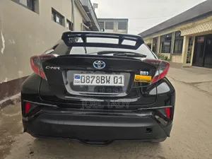 Toyota C-HR 2020 Bleu
