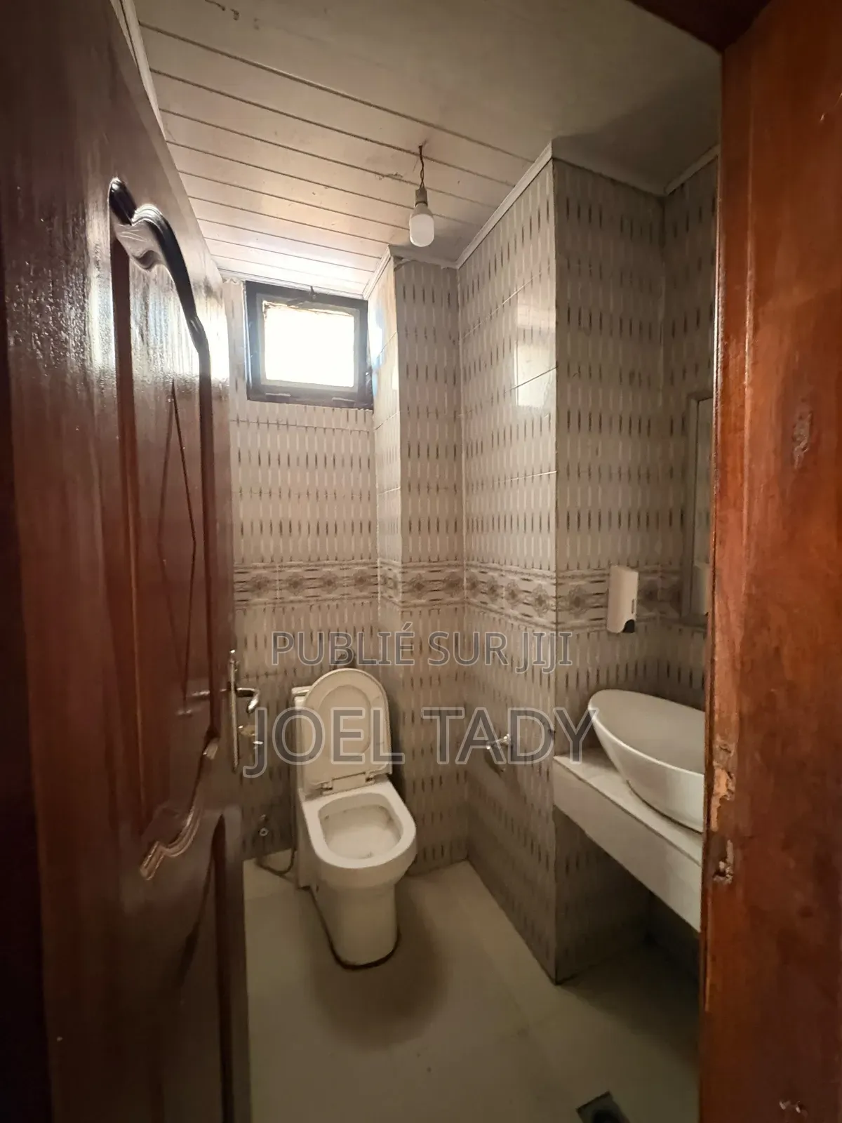 3chbre Appartement dans Empire Supreme, Kintambo à Louer