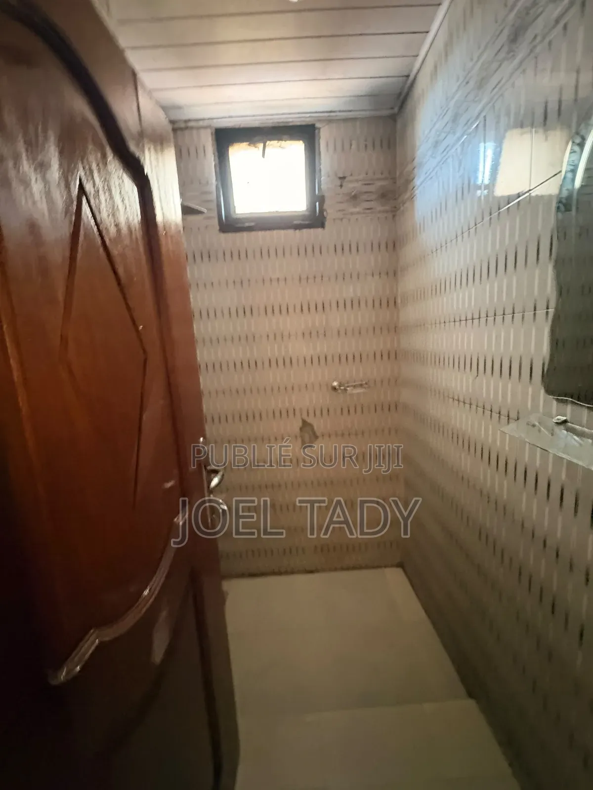 3chbre Appartement dans Empire Supreme, Kintambo à Louer