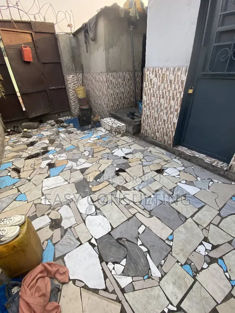 1chbre Villa dans Elengesa, Bumbu à Vendre