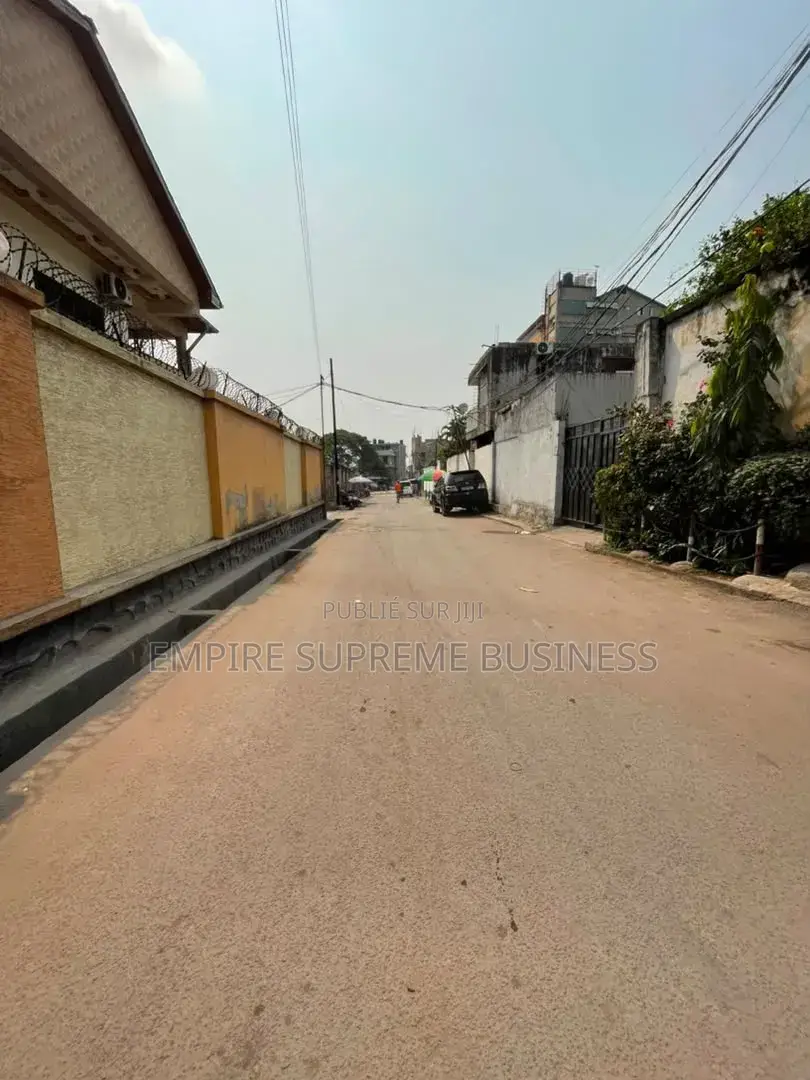 6chbre Maison dans Empire Supreme, Ngaliema à Vendre