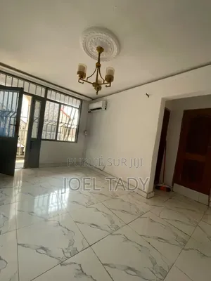 6chbre Maison dans Empire Supreme, Ngaliema à Vendre