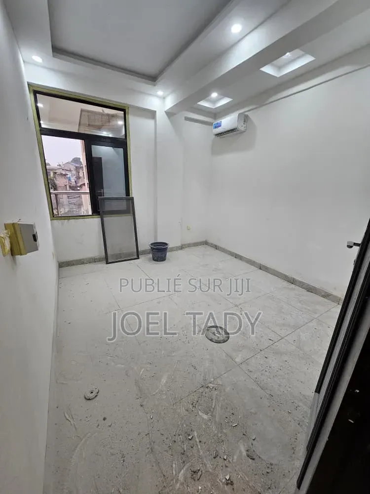 3chbre Appartement dans Empire Supreme, Ngaliema à Louer