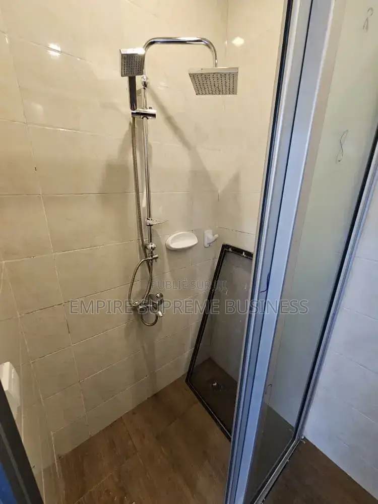 3chbre Appartement dans Empire Supreme, Ngaliema à Louer
