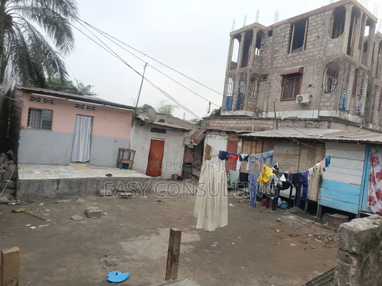 Parcelle De 180 M2 À Vendre À Limete 2 Ème Rue Résidentielle
