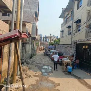 Parcelle De 180 M2 À Vendre À Limete 2 Ème Rue Résidentielle
