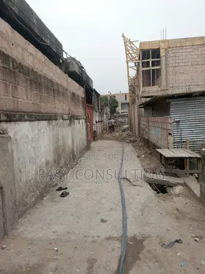 Parcelle De 180 M2 À Vendre À Limete 2 Ème Rue Résidentielle