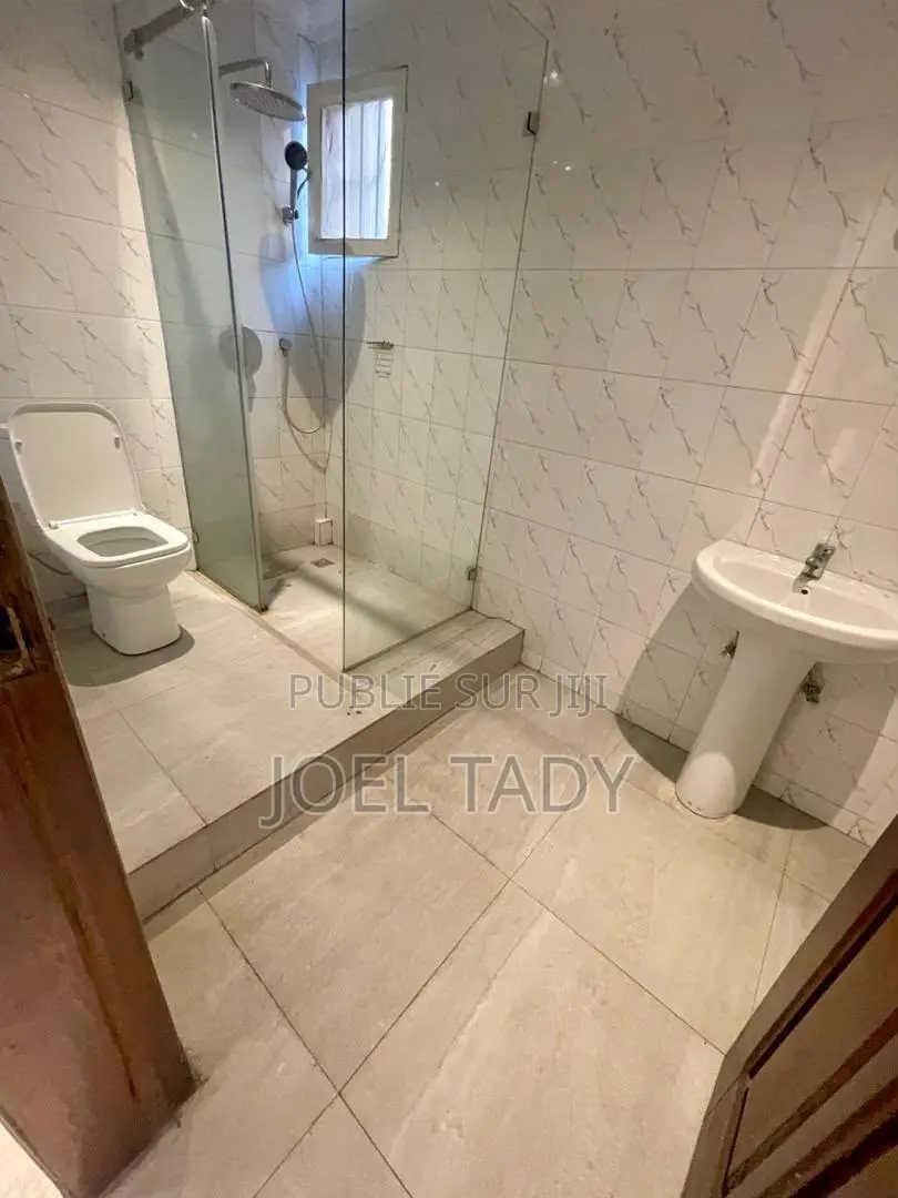 3chbre Duplex dans Empire Supreme, Kintambo à Vendre