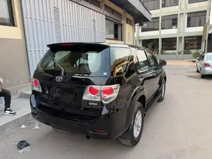 Toyota Fortuner 2014 Noir