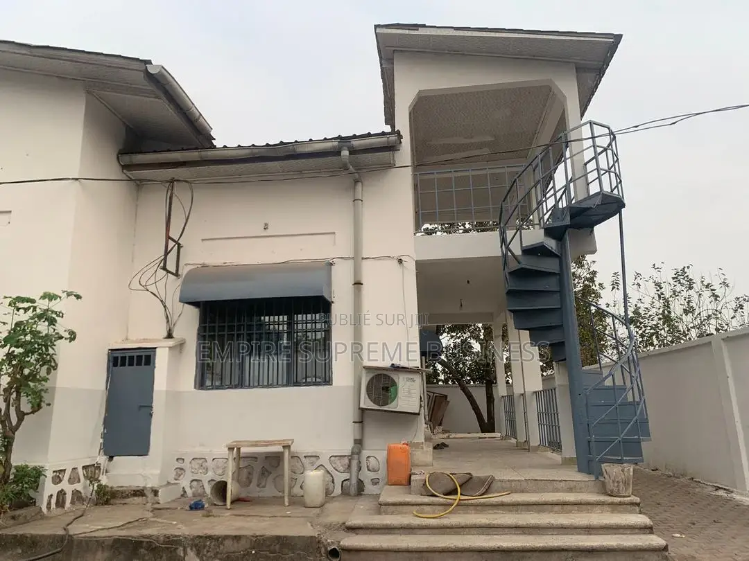 5chbre Villa dans Empire Supreme, Ngaliema à Vendre
