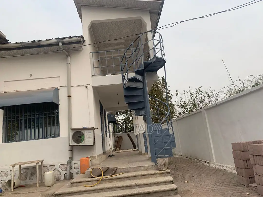 5chbre Villa dans Empire Supreme, Ngaliema à Vendre